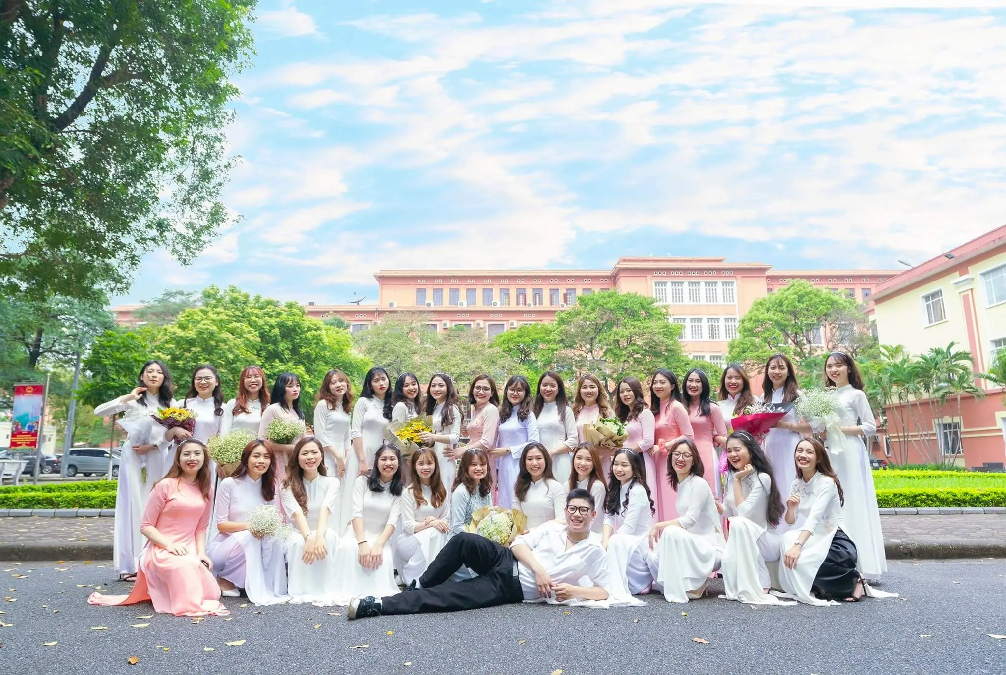 ng&agrave;nh thương mại điện tử